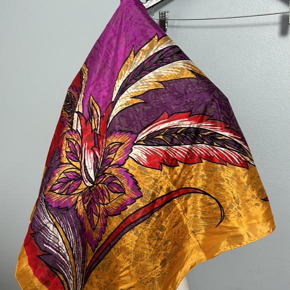 Honey silk square floral abstract shimmer scarf women’s - Picture 3 of 12